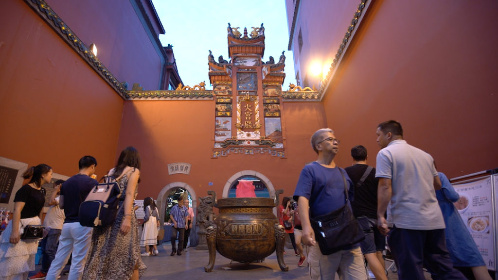 The ULTIMATE Chinese Food Tour: Fiery Palace stinky tofu in Changsha 