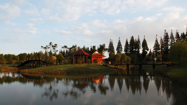 Mingzhu Lake