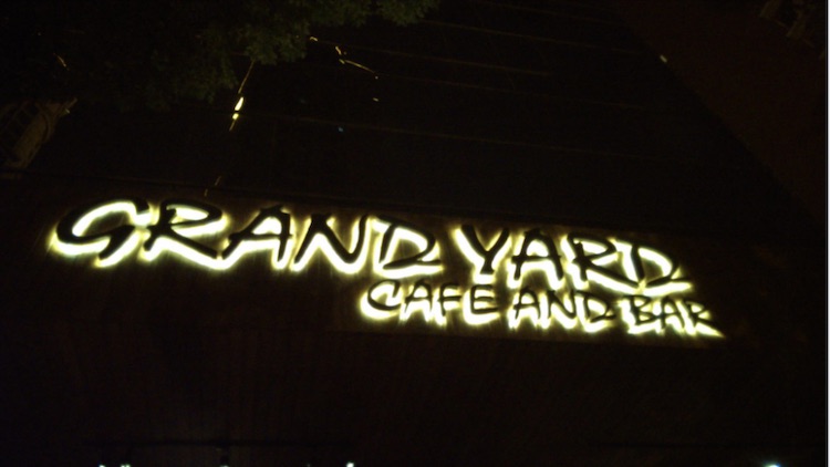 Grand Yard Café & Bar